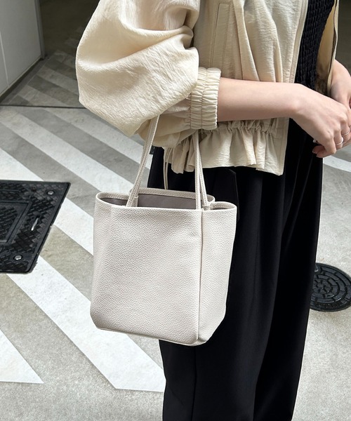CAPRICIEUX LE'MAGE(カプリシューレマージュ)の「2WAYぷっくりミニトートバッグ(ハンドバッグ・レディース・アイボリー/ブラック/ベージュ・FREE)」の14枚目の写真