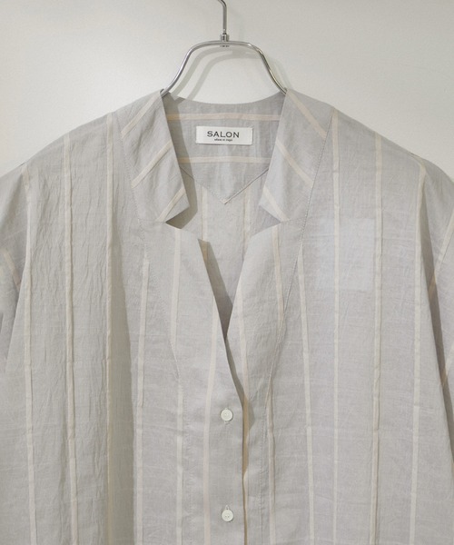 SALON adam et rope'（サロン アダム エ ロペ）の「ACAR麻混カフタンシャツワンピース　無地/ストライプ【洗える】（ワンピース・レディース・サックスブルー/ブラック・FREE）」の4枚目の写真