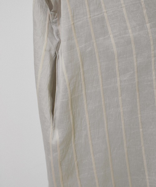 SALON adam et rope'（サロン アダム エ ロペ）の「ACAR麻混カフタンシャツワンピース　無地/ストライプ【洗える】（ワンピース・レディース・サックスブルー/ブラック・FREE）」の7枚目の写真