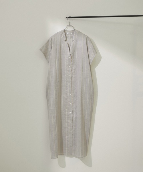 SALON adam et rope'（サロン アダム エ ロペ）の「ACAR麻混カフタンシャツワンピース　無地/ストライプ【洗える】（ワンピース・レディース・サックスブルー/ブラック・FREE）」の14枚目の写真