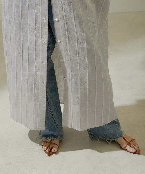 SALON adam et rope'（サロン アダム エ ロペ）の「ACAR麻混カフタンシャツワンピース　無地/ストライプ【洗える】（ワンピース・レディース・サックスブルー/ブラック・FREE）」の12枚目の写真