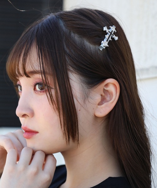 SPINNS（スピンズ）の「【2個セット】クロスカラーヘアクリップ（バレッタ/ヘアクリップ・レディース・ブラック・ONESIZE）」の4枚目の写真
