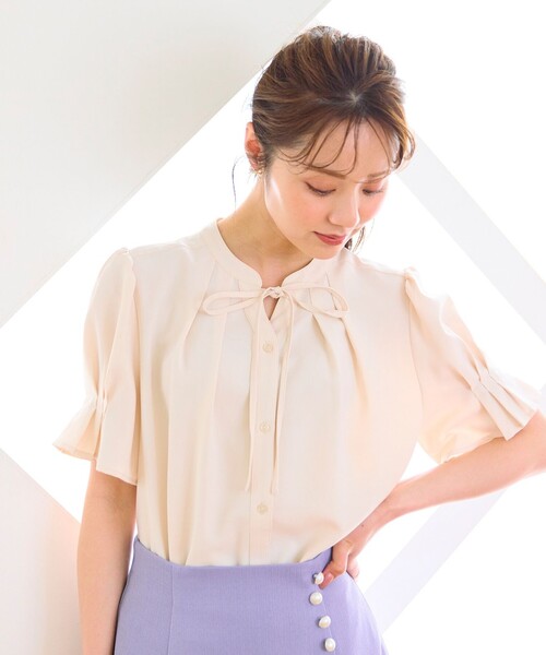 Feroux（フェルゥ）の「【洗える】リボンスキッパー ブラウス（シャツ/ブラウス・レディース・ネイビー系/アイボリー系/スカイブルー系・F）」の6枚目の写真