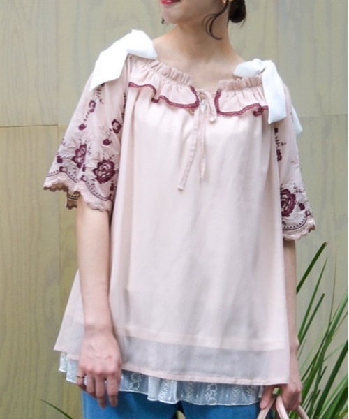 axes femme(アクシーズファム)の「花刺繍2WAYシフォンブラウス(Tシャツ/カットソー・レディース・ブラック/キナリ/ピンク・FREE)」の15枚目の写真