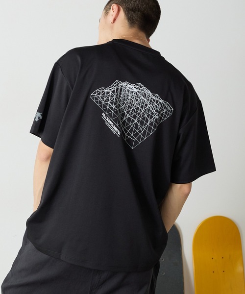 DESCENTE(デサント)の「DESCENTE/デサント H/S GRAPHIC T-SHIRT Tシャツ(Tシャツ/カットソー・メンズ・ホワイト/イエロー/ブラック・O/M/L)」の2枚目の写真