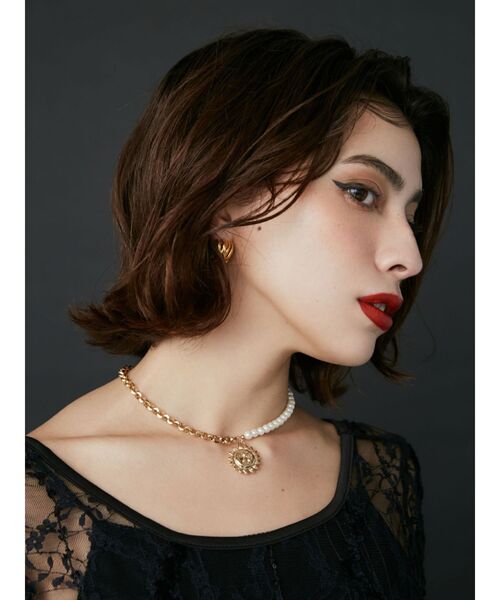 EVRIS（エヴリス）の「PEARL CHAIN SUNNYMOTIFネックレス（ネックレス・レディース・ゴールド/シルバー・FREE）」の2枚目の写真