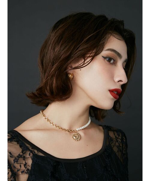 EVRIS（エヴリス）の「PEARL CHAIN SUNNYMOTIFネックレス（ネックレス・レディース・ゴールド/シルバー・FREE）」の3枚目の写真