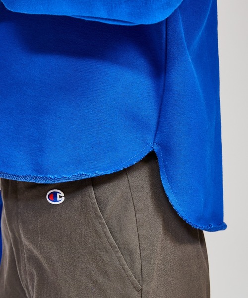 Champion(チャンピオン)の「【Champion/チャンピオン】レディース クルーネックスウェットシャツ(スウェット・レディース・オフホワイト/ブラック系その他/ヘザーグレー/ブルー/ベージュ/ダークグリーン系・LARGE/MEDIUM)」の9枚目の写真