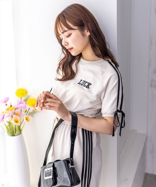 clear（クリア）の「ラインリボンロゴスウェット[セットアップ可能 大人 カジュアル]≪再入荷≫（スウェット・レディース・グレー/ブラック/アイボリー・F）」の6枚目の写真