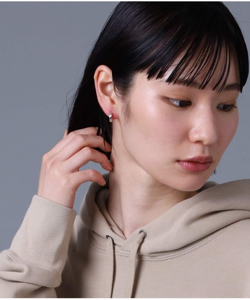 LION HEART(ライオンハート)の「LH for Gift カッティングフープピアス/ダイヤモンド/シルバー925(ピアス(片耳用)・メンズ・ライトブラック/シルバー・ONE SIZE)」の12枚目の写真