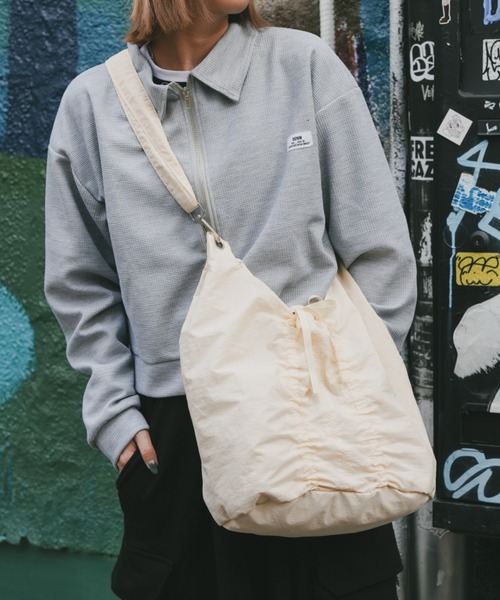 Rename（リネーム）の「Rename リボン バタフライ シャーリング 軽量 ギャザー ショルダーバッグ トートバッグ（ショルダーバッグ・レディース・アイボリー/ブラック/グレー・FREE）」の12枚目の写真