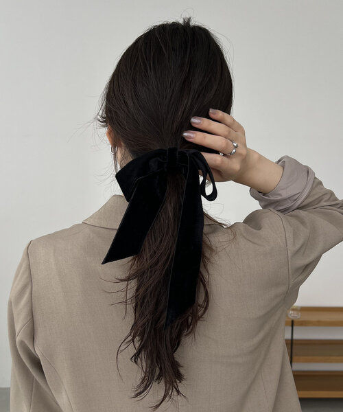 GOLDY（ゴールディ）の「〈GOLDY/ゴールディ〉ベロアリボンヘアカフ（その他ヘアアクセサリー・レディース・ブラック・FREE）」の4枚目の写真