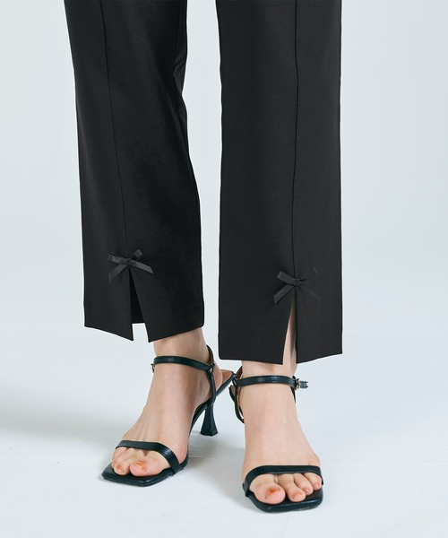 coca（coca）（コカ）の「裾スリットリボン ストレッチテーパードパンツ（その他パンツ・レディース・ブラック/チャコール・S/M/L）」の10枚目の写真