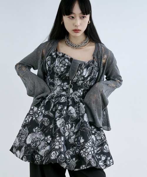 Ezick（エジック）の「2way damageニットカーディガン（カーディガン/ボレロ・レディース・ブラック/グレー/レッド・FREE）」の4枚目の写真