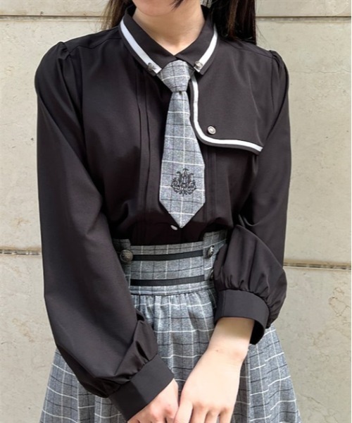 axes femme（アクシーズファム）の「エンブレム刺繍ネクタイ付ブラウス（シャツ/ブラウス・レディース・ブラック/ベージュ/キナリ・LARGE/MEDIUM）」の3枚目の写真