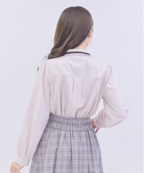 axes femme（アクシーズファム）の「エンブレム刺繍ネクタイ付ブラウス（シャツ/ブラウス・レディース・ブラック/ベージュ/キナリ・LARGE/MEDIUM）」の5枚目の写真