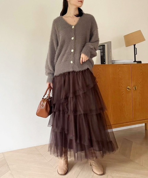 one after another NICE CLAUP（ワンアフターアナザーナイスクラップ）の「ゴールドボタンフェザーロングカーディガン（カーディガン/ボレロ・レディース・アイボリー/ベビーピンク/ブラウン/モカ・FREE）」の9枚目の写真