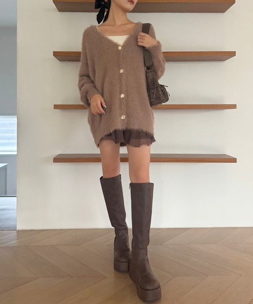 one after another NICE CLAUP（ワンアフターアナザーナイスクラップ）の「ゴールドボタンフェザーロングカーディガン（カーディガン/ボレロ・レディース・アイボリー/ベビーピンク/ブラウン/モカ・FREE）」の19枚目の写真