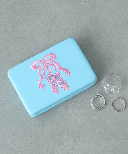 BIRTHDAY BAR(バースデイバー)の「balletcore small case アクセサリーケース(ポーチ・レディース・ブルー系その他/シルバー/ピンク・0)」の2枚目の写真