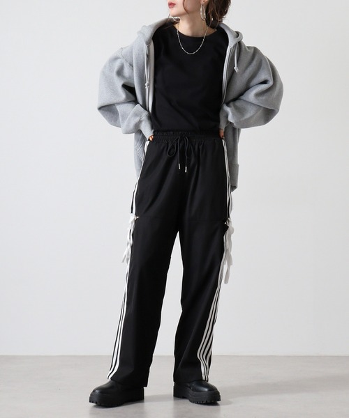 [未使用] dua lipa トラックパンツ XL セール】.works 脇ラインカットアウトリボン結びトラックパンツ