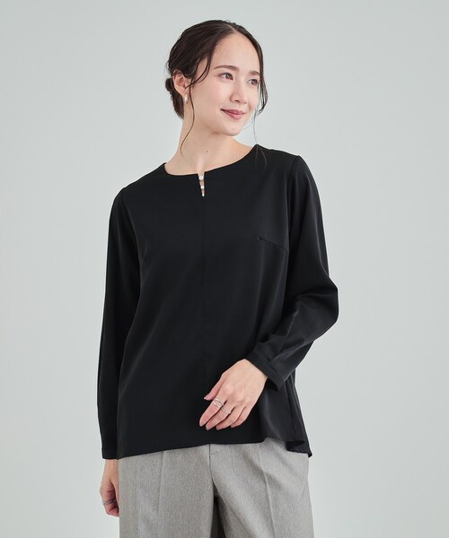 DRESKIP（ドレスキップ）の「◆【通勤/セレモニー】華やかさをプラスする パール調キーネックブラウス（シャツ/ブラウス・レディース・ベージュ/ブラック/オフホワイト・04/03/02）」の8枚目の写真