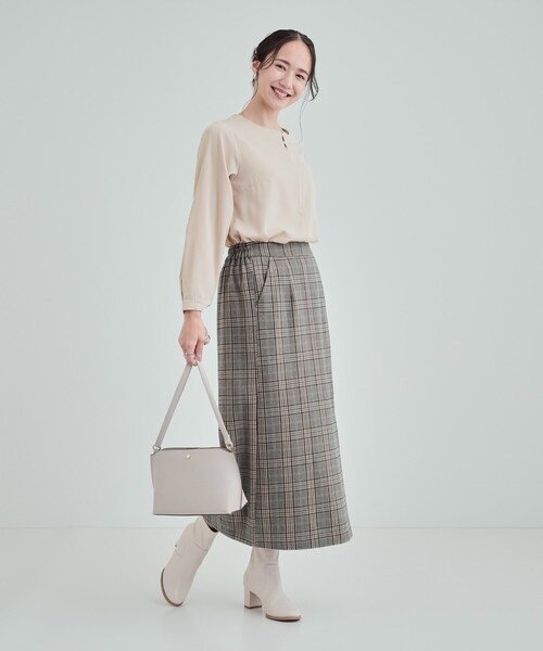 DRESKIP（ドレスキップ）の「◆【通勤/セレモニー】華やかさをプラスする パール調キーネックブラウス（シャツ/ブラウス・レディース・ベージュ/ブラック/オフホワイト・04/03/02）」の14枚目の写真