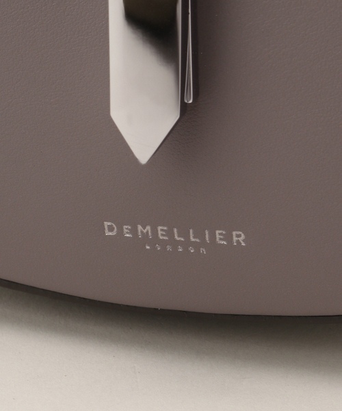DEMELLIER LONDON(デメリエーロンドン)の「DEMELLIER/デメリエー Tokyo Saddle(ショルダーバッグ・レディース・ライトグレー・FREE)」の14枚目の写真