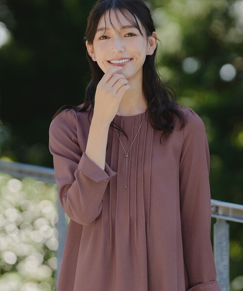 Tiaclasse(ティアクラッセ)の「ピンタックチュニック(シャツ/ブラウス・レディース・アイボリー/ピンク/ネイビー/モカ/グレー・XXL/XL)」の11枚目の写真