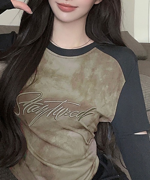 GLAMOROUS JANE(グラマラスジェーン)の「袖カットアウトラグラン配色タイダイ柄ロンT(Tシャツ/カットソー・レディース・グレー/カーキ・FREE)」の11枚目の写真