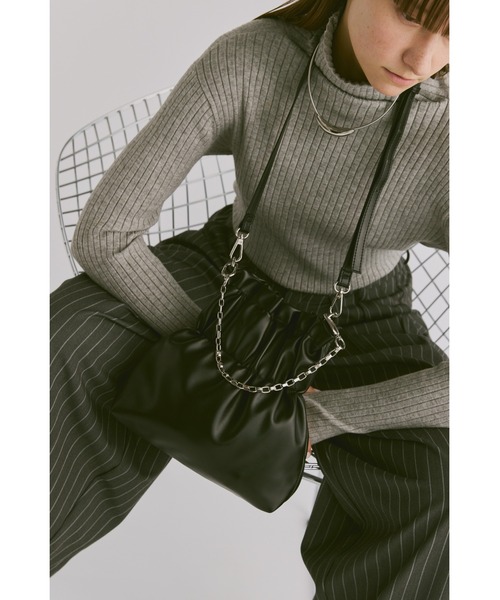 un/neu(アンノイ)の「ギャザー巾着ミニショルダー / 2WAYバッグ(ショルダーバッグ・レディース・ブラック/イエロー/ブラウン・FREE)」の11枚目の写真