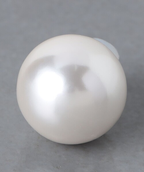 IRIS47（イリスフォーセブン）の「＜IRIS 47＞BUBBLE フェイクパール イヤリング（イヤリング・レディース・ホワイト/ライトグレー・FREE）」の7枚目の写真