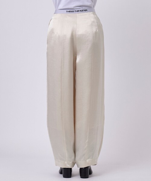 THINGS THAT MATTER(シングス ザット マター)の「【THINGS THAT MATTER/シングス ザット マター】SATIN COCOON PANTS/サテンコクーンパンツ(その他パンツ・レディース・ブラック/アイボリー・2/1)」の6枚目の写真