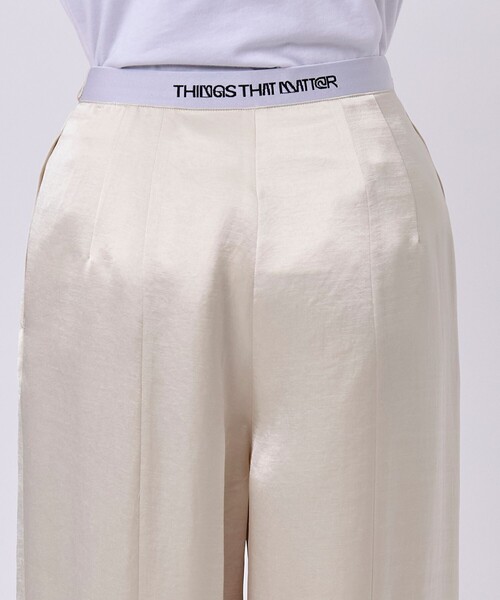 THINGS THAT MATTER(シングス ザット マター)の「【THINGS THAT MATTER/シングス ザット マター】SATIN COCOON PANTS/サテンコクーンパンツ(その他パンツ・レディース・ブラック/アイボリー・2/1)」の11枚目の写真
