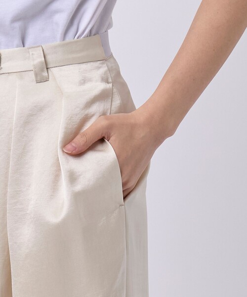 THINGS THAT MATTER(シングス ザット マター)の「【THINGS THAT MATTER/シングス ザット マター】SATIN COCOON PANTS/サテンコクーンパンツ(その他パンツ・レディース・ブラック/アイボリー・2/1)」の9枚目の写真
