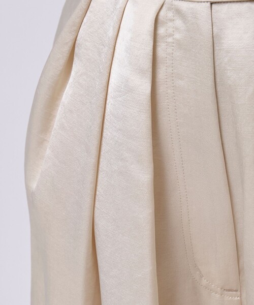 THINGS THAT MATTER(シングス ザット マター)の「【THINGS THAT MATTER/シングス ザット マター】SATIN COCOON PANTS/サテンコクーンパンツ(その他パンツ・レディース・ブラック/アイボリー・2/1)」の8枚目の写真