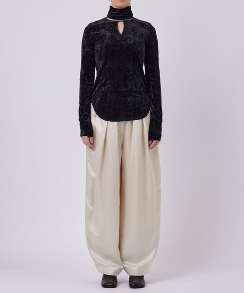 THINGS THAT MATTER(シングス ザット マター)の「【THINGS THAT MATTER/シングス ザット マター】SATIN COCOON PANTS/サテンコクーンパンツ(その他パンツ・レディース・ブラック/アイボリー・2/1)」の3枚目の写真