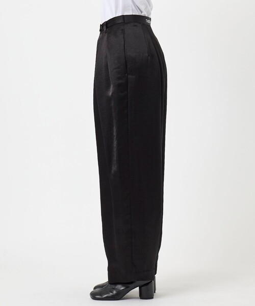 THINGS THAT MATTER(シングス ザット マター)の「【THINGS THAT MATTER/シングス ザット マター】SATIN COCOON PANTS/サテンコクーンパンツ(その他パンツ・レディース・ブラック/アイボリー・2/1)」の14枚目の写真