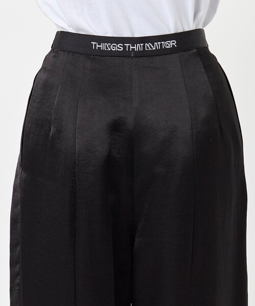 THINGS THAT MATTER(シングス ザット マター)の「【THINGS THAT MATTER/シングス ザット マター】SATIN COCOON PANTS/サテンコクーンパンツ(その他パンツ・レディース・ブラック/アイボリー・2/1)」の20枚目の写真