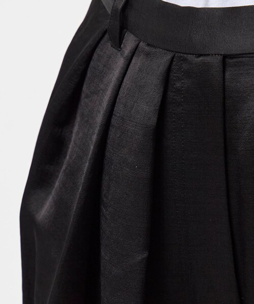 THINGS THAT MATTER(シングス ザット マター)の「【THINGS THAT MATTER/シングス ザット マター】SATIN COCOON PANTS/サテンコクーンパンツ(その他パンツ・レディース・ブラック/アイボリー・2/1)」の16枚目の写真