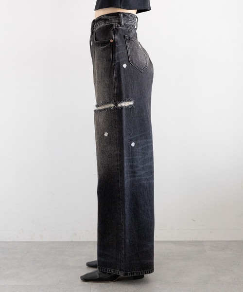 RAGEBLUE（レイジブルー）の「＜セットアップ対応＞3size展開/フラワー刺繍ダメージワイドデニム（デニムパンツ・レディース・ブラック/ブルー/ホワイト/ブラック系8/ライトブルー/ブラック系1/ネイビー/その他19/ブルー系その他・SMALL/MEDIUM/LARGE）」の18枚目の写真