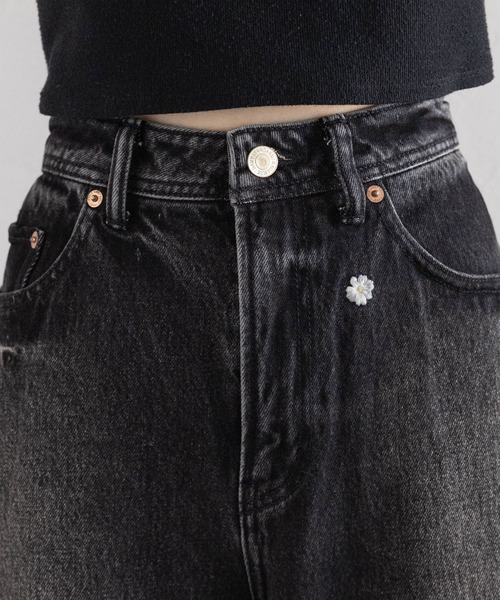 RAGEBLUE（レイジブルー）の「＜セットアップ対応＞3size展開/フラワー刺繍ダメージワイドデニム（デニムパンツ・レディース・ブラック/ブルー/ホワイト/ブラック系8/ライトブルー/ブラック系1/ネイビー/その他19/ブルー系その他・SMALL/MEDIUM/LARGE）」の16枚目の写真