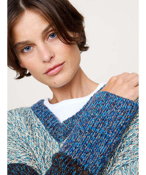 Banana Republic(バナナリパブリック)の「オーバーサイズ コットン Vネック セーター(ニット/セーター・レディース・アイボリー/ピンク/ブルー/マルチ・M/XS/L/S)」の8枚目の写真