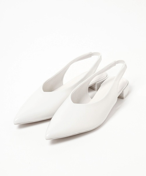 LOWRYS FARM（ローリーズファーム）の「ポインテッドミュール 287445（パンプス・レディース・ホワイト/ブラック/シルバー・MEDIUM/LARGE）」の4枚目の写真