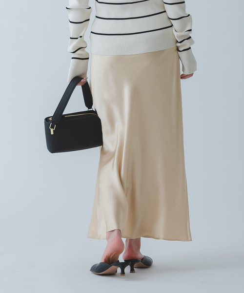 NOBLE ナローAラインサテンスカート ホワイト 追加》ナローAライン