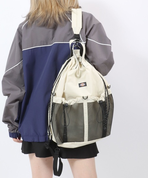 Dickies(ディッキーズ)の「Dickies(ディッキーズ)3WAYマルチウェイナップサック/リュック メンズ レディース ユニセックス(バックパック/リュック・レディース・ブラック/アイボリー/グレー/ブラック系その他/ホワイト系その他/シルバー・FREE)」の18枚目の写真