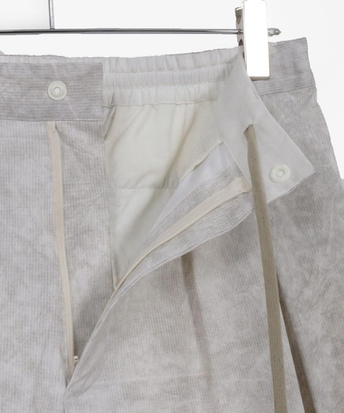 ADAM PATEK（アダムパテック）の「ADAMPATEK/uneven dyeing short pants/ムラ染めプリントワイドショートパンツ（その他パンツ・メンズ・ホワイト/ブラック/グレー・2/1）」の11枚目の写真