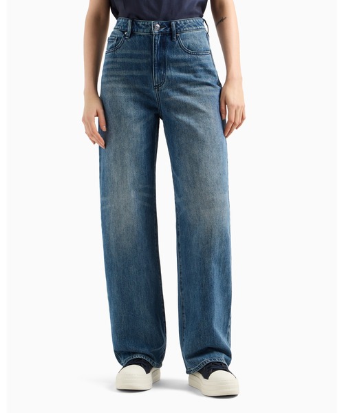 ARMANI EXCHANGE（アルマーニエクスチェンジ）の「【A|X アルマーニ エクスチェンジ】ミッドブルーウォッシュ デニムパンツ_J38 RELAXED（デニムパンツ・レディース・インディゴブルー・24inch/25inch/26inch/27inch/28inch/29inch）」の6枚目の写真
