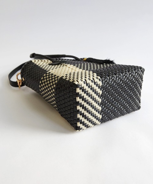 WOVEN(ウーヴン)の「WOVEN (ウーヴン) /プティショルダートート メキシコ製 2WAY ミニバッグ ショルダーバッグ メルカドバッグ かごバッグ レザーハンドル ミニトート マルシェバッグ(かごバッグ・レディース・ブラック系その他/ブルー系その他/ブラック×ベージュ・FREE)」の17枚目の写真