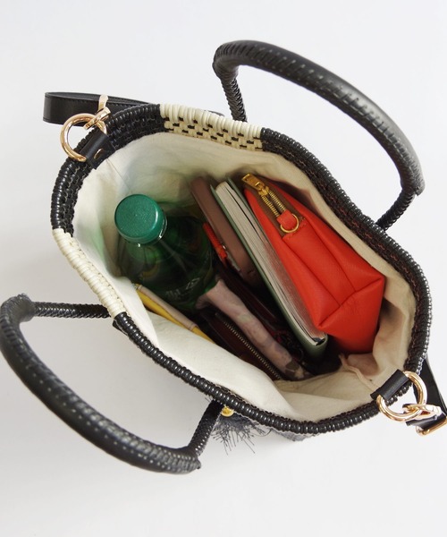 WOVEN(ウーヴン)の「WOVEN (ウーヴン) /プティショルダートート メキシコ製 2WAY ミニバッグ ショルダーバッグ メルカドバッグ かごバッグ レザーハンドル ミニトート マルシェバッグ(かごバッグ・レディース・ブラック系その他/ブルー系その他/ブラック×ベージュ・FREE)」の22枚目の写真