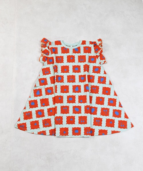 MARKEY'S(マーキーズ)の「総柄フリルショルダーワンピース(ワンピース・キッズ・ブルー/グレー/ライトブルー/ブラック/ピンク/チャコール・80/90/100/110/120/130/140/150)」の4枚目の写真